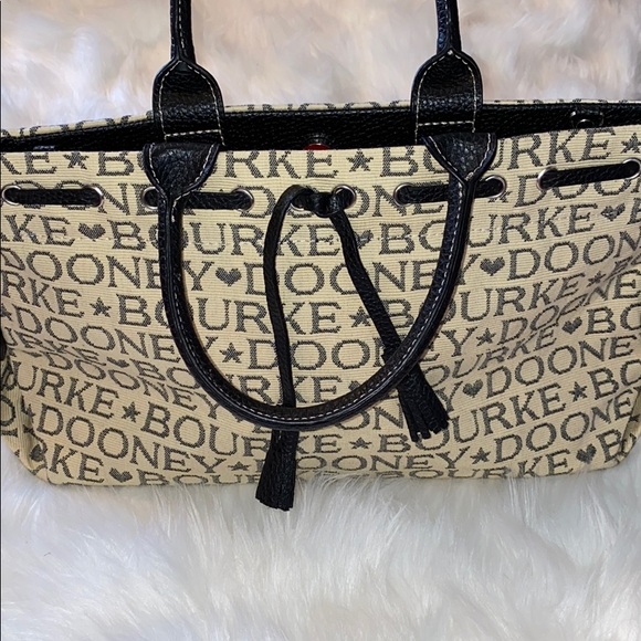 Dooney & Bourke Handbags - Dooney and Bourke purse
